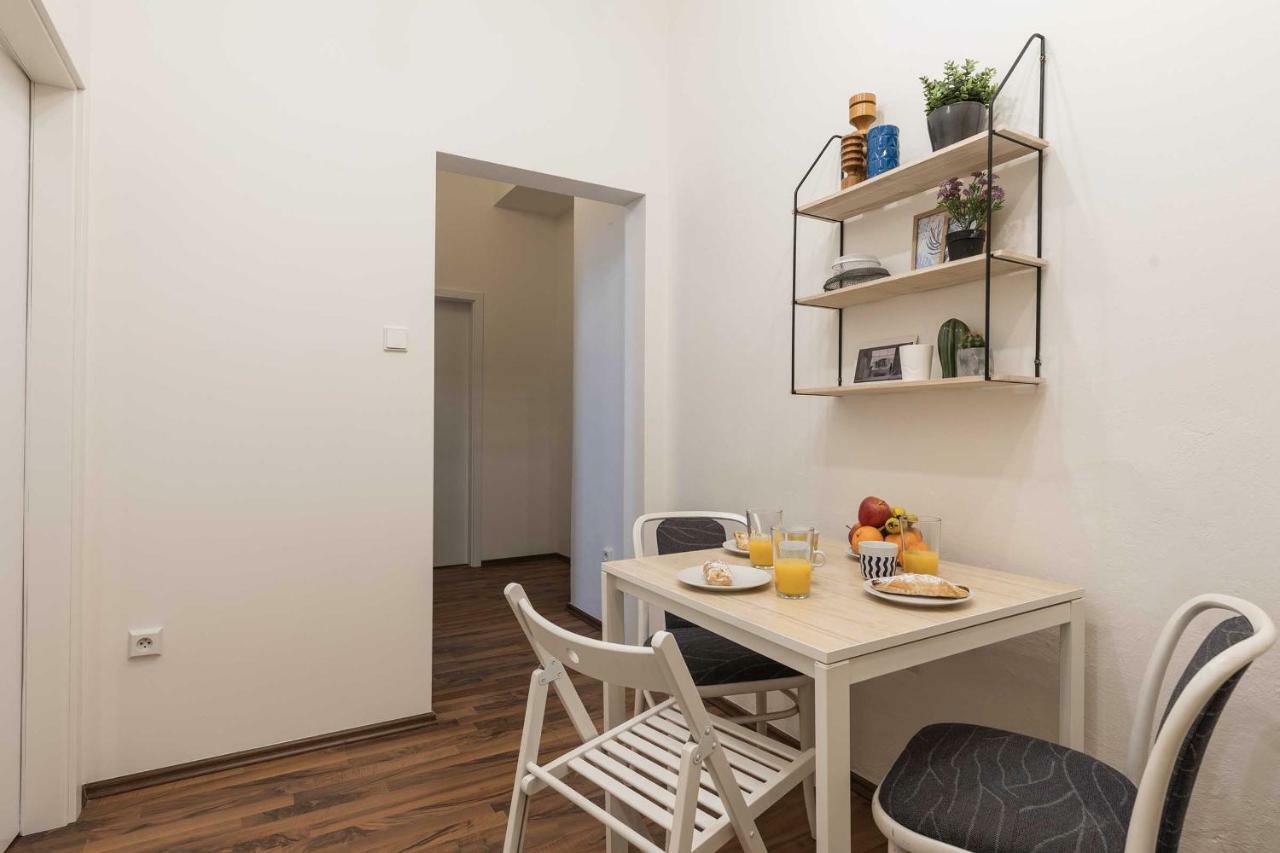 Apartment Na Kozacce 6 プラハ エクステリア 写真